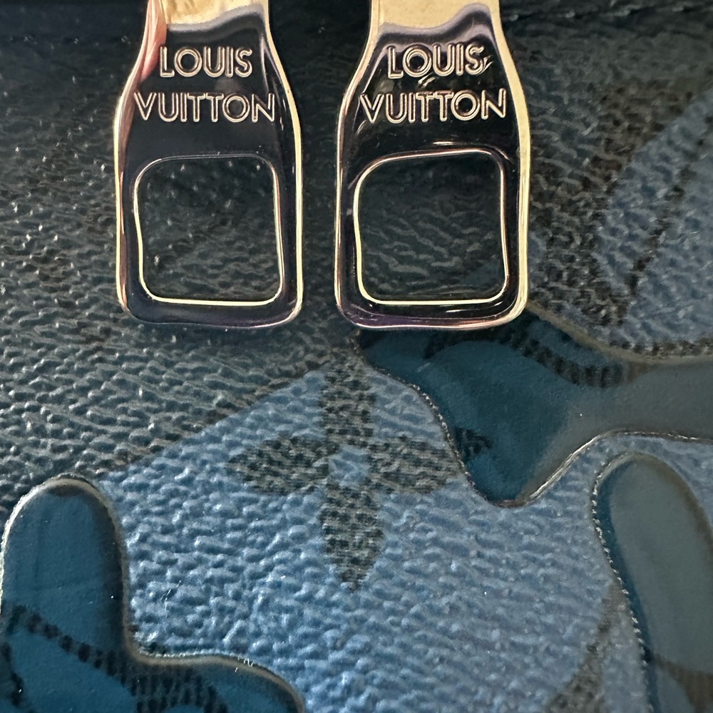 Louis Vuitton Blue Monogram Embossed Leather Shoulder Bag - Picture 7 of 16